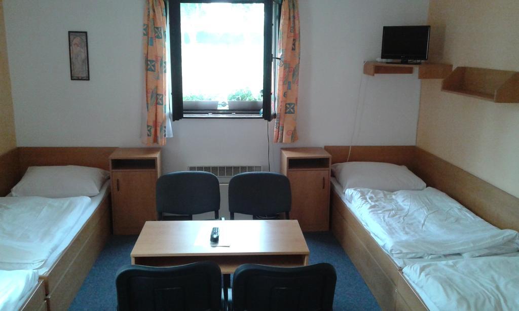 Sportcentrum Dvořák Villa Hluboká nad Vltavou Habitación foto